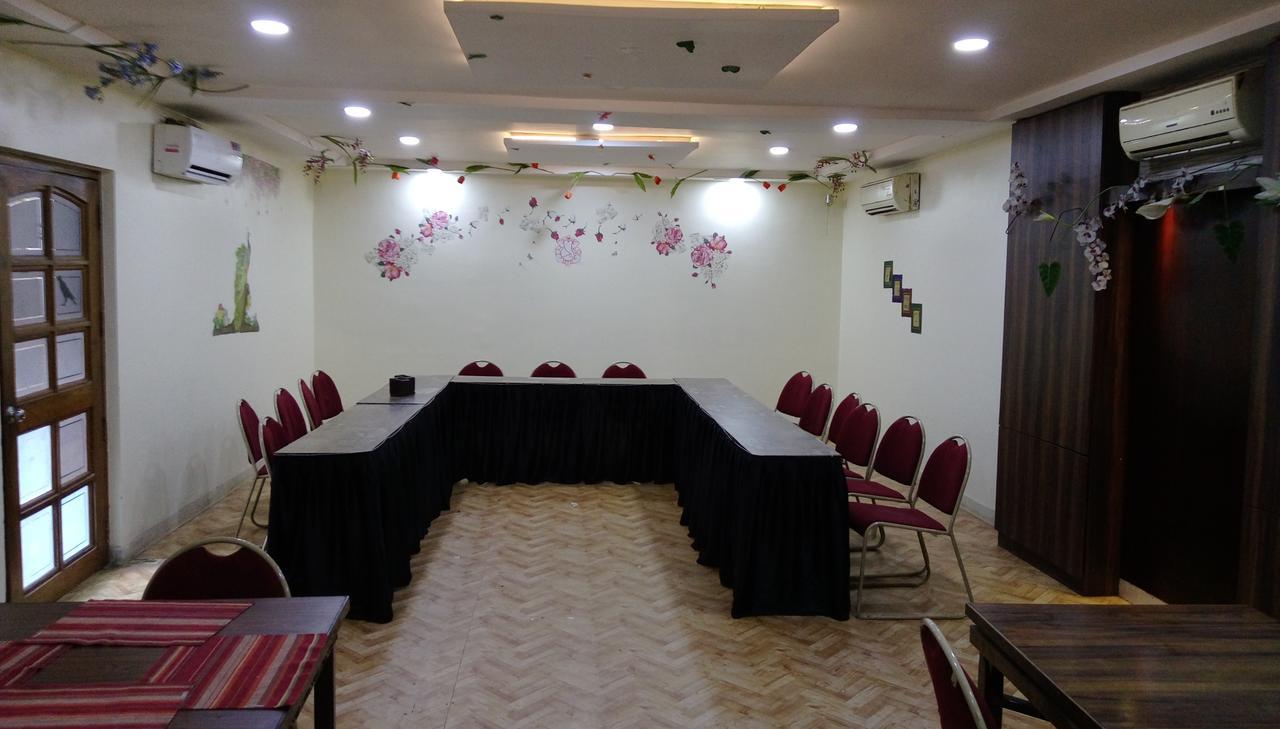 Hotel Ritz Пуне Екстер'єр фото